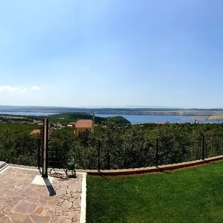 Panorama Apartment *